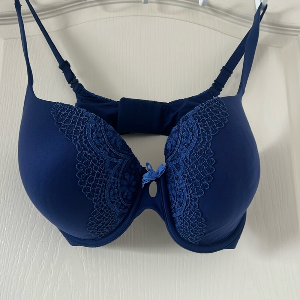 Body by Victorias Secret underwire bra 36DD amazing!